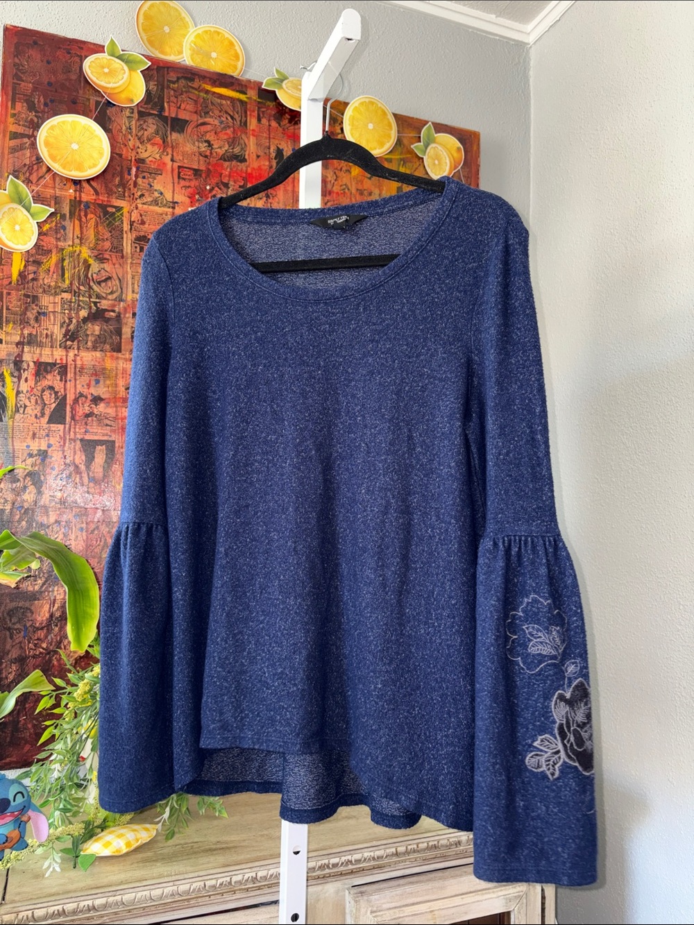 Vera Wang Women's Navy Bell Sleeve Embroidered Top Size S